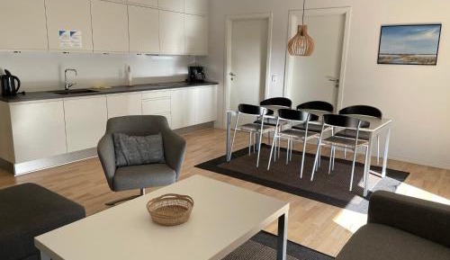 Two-Bedroom Apartment (6) with Terrace