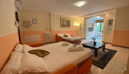 Executive Two-Bedroom Apartment with Garden View