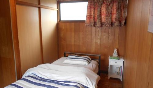 Single Room with Shared Bathroom