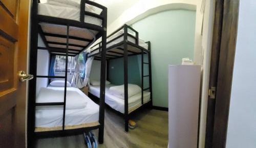 Quadruple Room with Private Bathroom