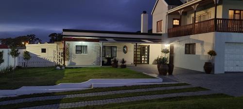 Family Room with Garden View
