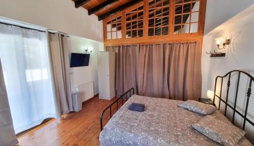 Double Room with Shared Bathroom