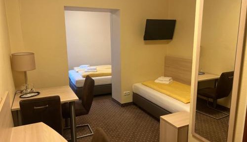 Basic Triple Room