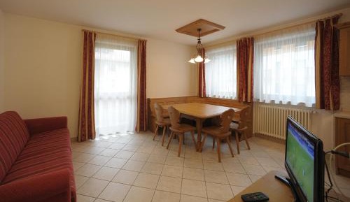 Apartment with Garden View
