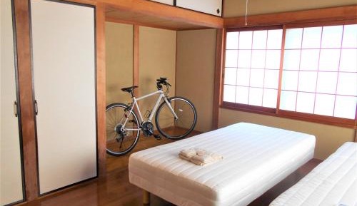 Twin Room with Shared Bathroom