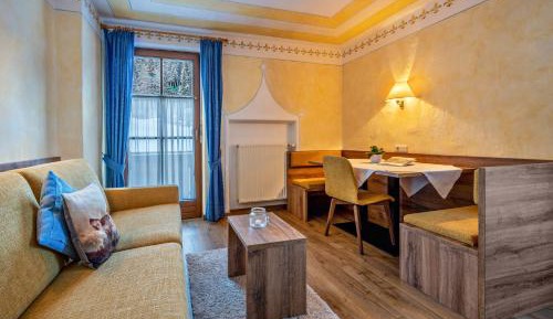 Superior One-Bedroom Apartment with Balcony