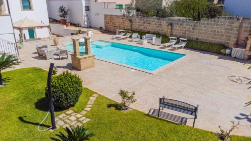 Apartment with Swimming Pool