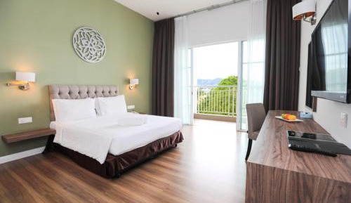 Deluxe Queen Room