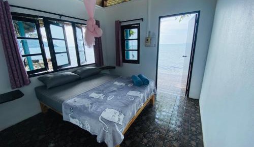Bungalow with Sea View
