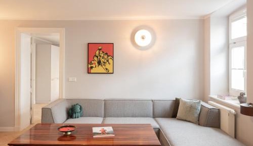 One-Bedroom Apartment with Terrace or Balcony
