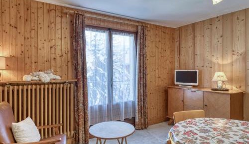 Apartment (2 Adults)