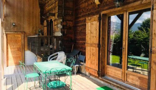 Chalet (10 Adults)