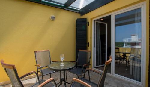 Apartment with Balcony