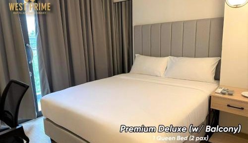 Deluxe Queen Room