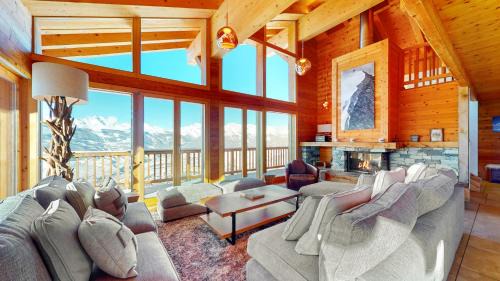 Chalet (16 adults)