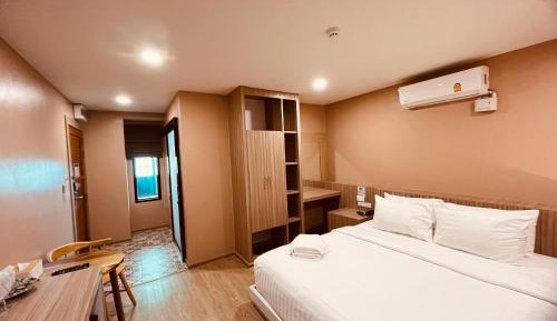 Double or Twin Room with Mountain View