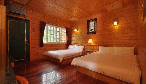 Family Room (4 Adults)