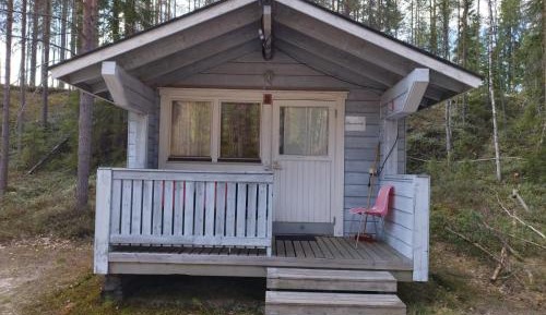 Small Cottage with Shared Bathroom