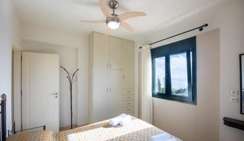 Apartment with Sea View - First Floor 