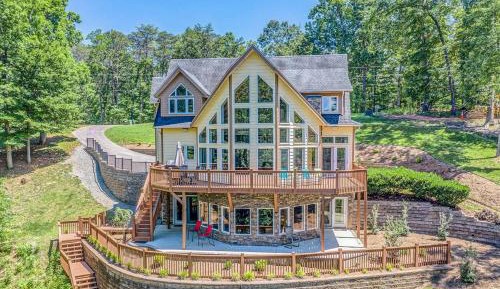 Six-Bedroom House