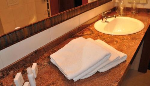 Double Room (1 Adult)