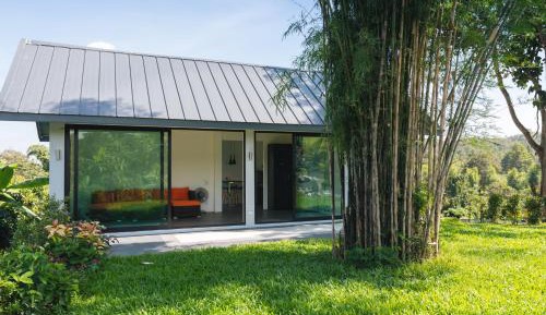 Villa with Garden View