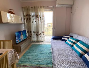 One-Bedroom Apartment with Sea View and Balcony