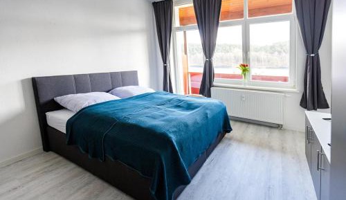 Apartment with Lake View
