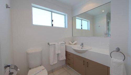 Two-Bedroom Apartment with Park View 1N