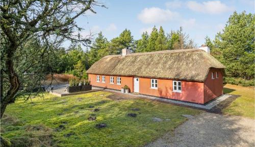 Three-Bedroom Holiday Home 