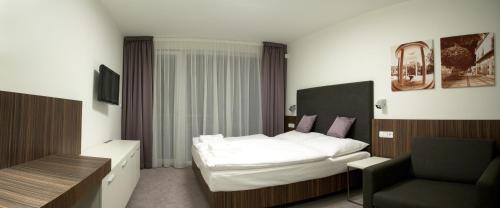 Double or Twin Room with Balcony