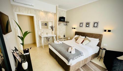Deluxe Double or Twin Room with Balcony