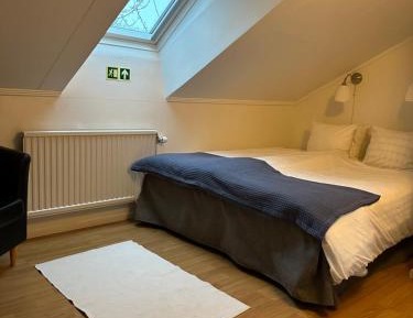 Small Double Room with Shared Bathroom