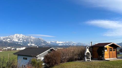 Apartment with Mountain View