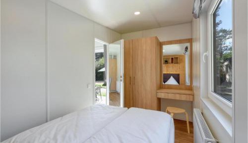 One-Bedroom Holiday Home