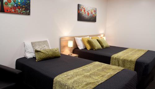 Queen Single Room with Kitchenette