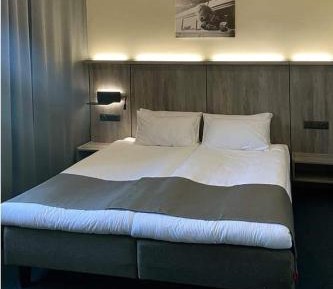 Large Double or Twin Room