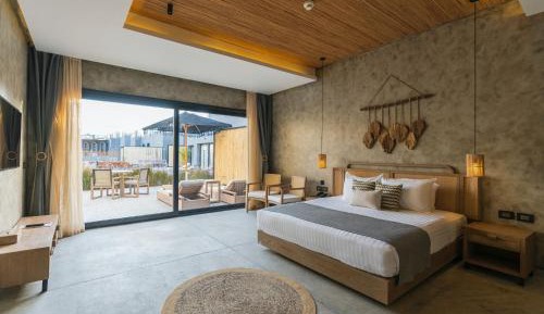 Executive Pool Suite - Posh Club