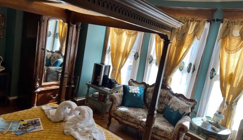 Suite with Garden View