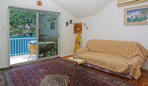 Two-Bedroom Apartment with Terrace and Sea View