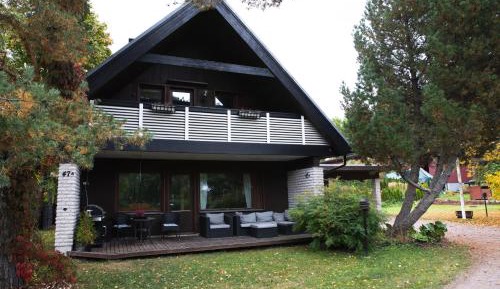 Apartment with Lake View