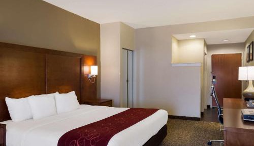 Queen Suite - Accessible/Non-Smoking