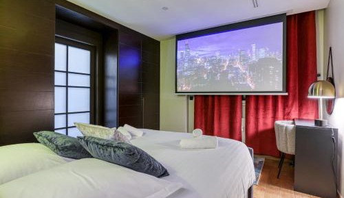 Deluxe Apartment