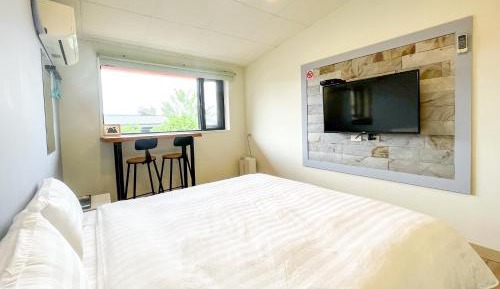 Deluxe Double Room with Shower