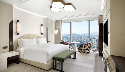 Masters King Room with City View