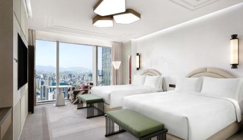 Masters Queen Room with Two Queen Beds and City View
