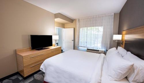 One-Bedroom Queen Suite with Sofa Bed