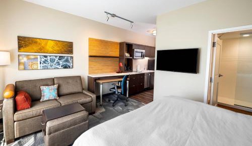 King Studio with Sofa Bed