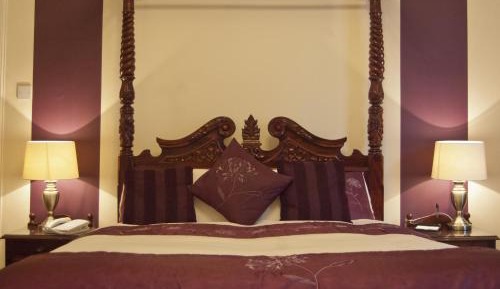 Honeymoon Suite