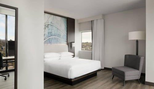 Executive Suite, 1 King, Corner room